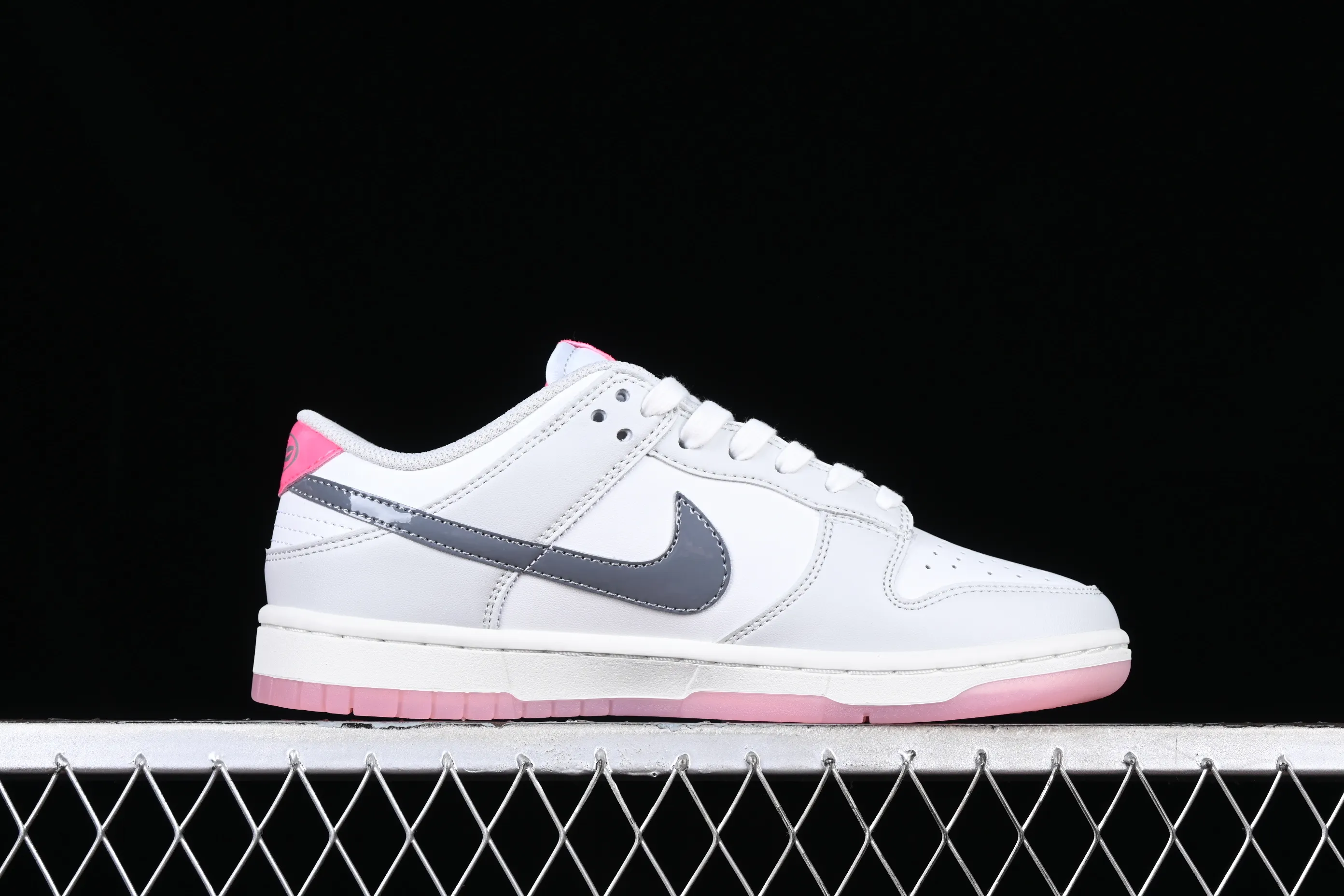 All categories Nk SB Dunk series Nk SB Dunk Low low-top sneakers Nk SB Dunk Low "520" Valentine's Day limited SB low-top sports and leisure sneakers FN3451-161